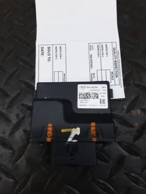 2018-2020 AUDI Q5 FUEL PUMP CONTROL MODULE: 80A906093 - Image 1 of 4