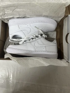 [314193-117] Preescolar Nike AIR FORCE 1 BAJO 'TRIPLE BLANCO (2017) (PS)' B (43380) - Imagen 1 de 5