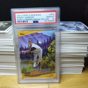 2023 Topps Bob Ross RANDY JOHNSON Painting the Corners Indian Yellow /25 PSA 10 - Bild 1 von 2