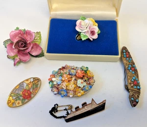 Vintage Brooches Job Lot  Wishing Bone Enamel Cunard Boat Bone China - Picture 1 of 11