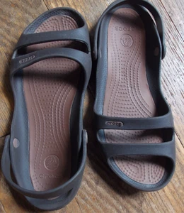 Crocs Damengröße 9W schwarze Riemchen-Slipper mit Rückenriemen - Bild 1 von 3