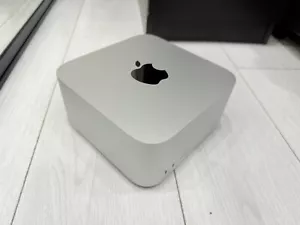 Apple Mac Studio 2022 - 1TB SSD - 32GB RAM - 10C CPU 24C GPU M1 Max - Silber - Bild 1 von 9