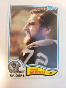 1982 Topps John Matuszak football card #195