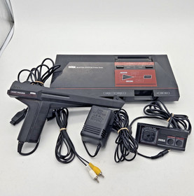 Sega Master System SMS Console w/ Cords OEM Controller & Light Phaser Gun Tested