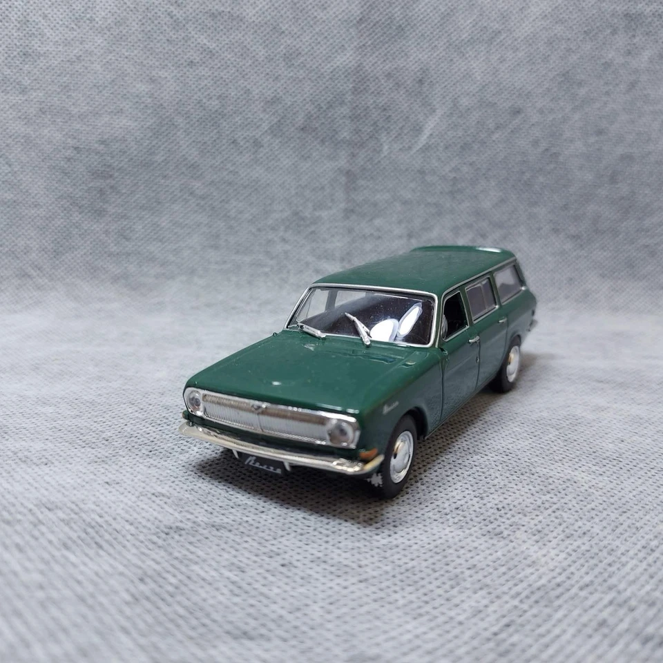 car  Volga  Plastic model 1:43 DeAGOSTINI - Image 1 of 4