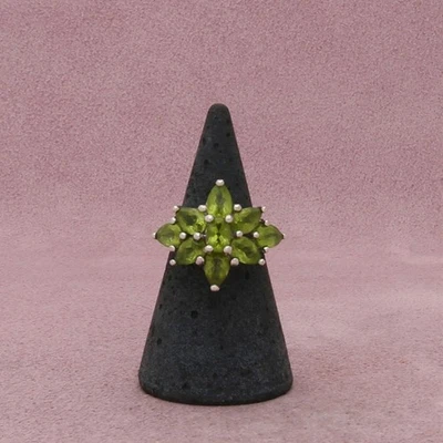 Anillo racimo flor peridoto verde plata esterlina talla 5,75 Foto 1 de 3