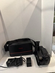 Genuine JVC (GR-AXM1) 14x Hyper Zoom Quick Response AF Camcorder Bundle - Picture 1 of 3