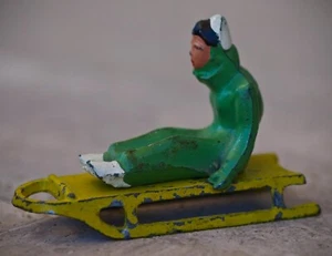 VINTAGE Barclay Bleiguss Frau Mädchen auf Schlitten Made in USA 1930-1940er Jahre - Bild 1 von 7