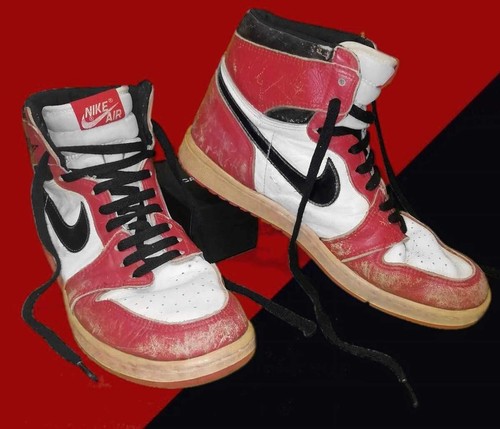 Nike Air Jordan 1 Chicago 1985 Vintage