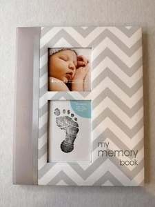 PEARHEAD CHEVRON BABY BOOK WITH CLEAN TOUCH INK PAD GREY KEEPSAKE MEMORY BOOK - Picture 1 of 14