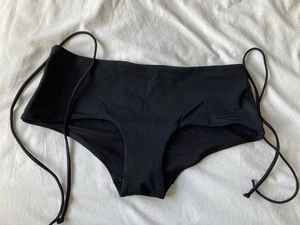 Women’s H&M Black Bikini Bottomsx2 - Size 8 And Size 10 - Picture 1 of 11