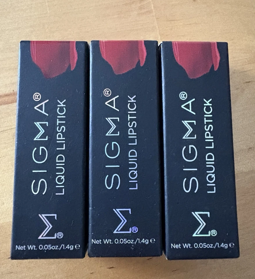 Lápiz labial líquido Sigma VENOM | 1,4 g tamaño de viaje de lujo Foto 1 de 1