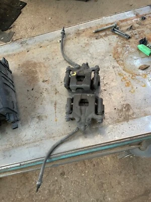 Nissan Altima 2020 pasajero conductor conjunto completo pinzas frenos traseros Foto 1 de 2