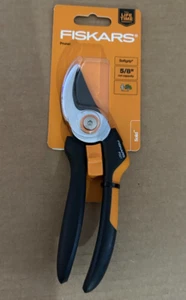Fiskars Solid™ SOFTGRIP Pruner Model P521 - Picture 1 of 3