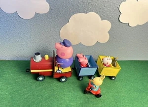 Who Is Faster? Grandpa Pig’s Train W/ 5 Music & 4 Peppa Friends & 1 Pet, Rare GC - Picture 1 of 5