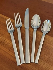 Oneida ILLUMINA Glossy & Frosted Stripe 18/10 Stainless Flatware - Choice - Picture 1 of 17