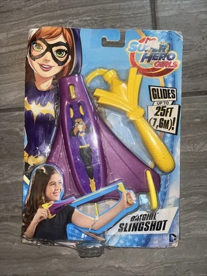 Figura DC Super Hero Girls Slingshot Flying Batgirl NUEVA se desliza hasta 25' Foto 1 de 2