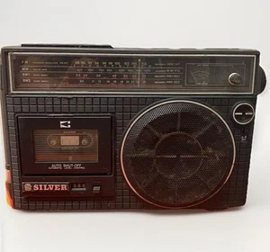 Vintage Silver RT400 AM/FM Radio Tabletop Model Shin-Shirasuna Made In Japan - Picture 1 of 16