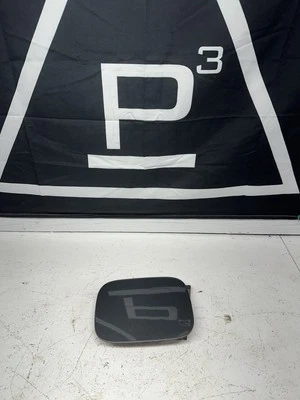 03-04 Audi RS6 tampa da porta de enchimento de gás combustível (cinza Daytona LZ7S) ver notas - Imagem 1 de 4