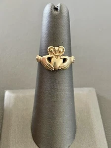 ANILLO CORAZÓN CLADDAGH DISEÑO ORO AMARILLO 14 KT - TALLA 4.75 (B68) - Imagen 1 de 8