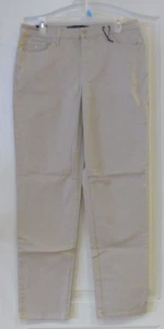 Gloria Vanderbilt AMANDA Straight Leg Jeans Cream Silk Womens Sz 12NWT MSRP$40 - Picture 1 of 2