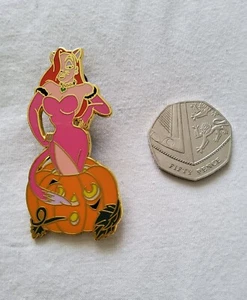 Jessica Rabbit Who Frame Roger Rabbit Pumpkin Halloween Pin - Picture 1 of 2