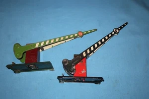 2 Lionel Crossing Gates #77 and #77N. Working - Picture 1 of 6