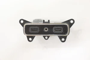 2018 - 2022 JEEP GRAND CHEROKEE WK CONSOLE USB AUX JACK ADAPTER PORT HUB OEM - Picture 1 of 10