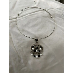 Vintage Silver Tone Wire Black/White Dangle Beaded Pendant Choker - Picture 1 of 10