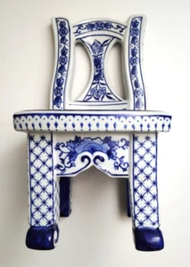 Sedia vintage porcellana blu e bianca piano tavolo 12" alta ottime condizioni - Foto 1 di 10