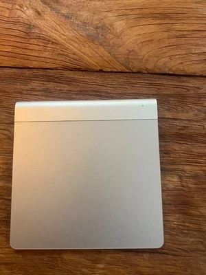 Apple Magic Trackpad A1339 - Bluetooth - Silber/Weiß - Bild 1 von 4