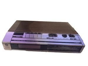 Vintage GE 7-4634 FM/AM Clock Radio ⏰ Wood Grain | Tested & Working 📻 - Picture 1 of 4