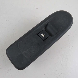 Pulsante alzavetro anteriore destro per Citroen C3 Mk2 2009-2016 usato (60914) - Picture 1 of 3
