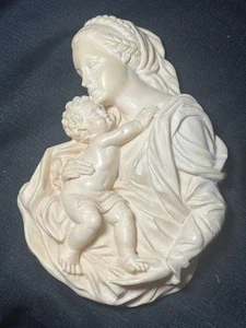 Vintage Cast Religious Art Wall Plaque Madonna & Jesus Christ Child Virgin Mary - Picture 1 of 9