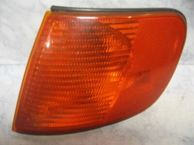 92 93 94 Audi 100 LEFT PASSENGER Front TURN SIGNAL Light marker Lamp 4A0953049C - Image 1 of 3