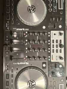 Numark Mixtrack Platinum FX 4-Deck Advanced DJ Controller - Schwarz - Bild 1 von 2