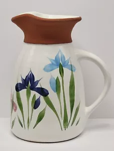 Emerson Creek Art Keramik großer Wasserkrug blau lila rosa Irisblumen - Bild 1 von 14