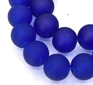 25 Frosted Sea Glass Round Beads Matte - Cobalt Blue 10mm - Picture 1 of 3