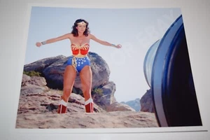 Lynda Carter Wonder Woman pinup 8x10 glossy photo Busty Sexy Cleavage tv 1328 - Picture 1 of 1