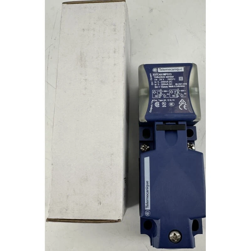 Telemecanique XS7C4A1MPG13 Rectangular Inductive Proximity Switch