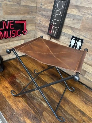 Sillín de cuero antiguo vintage forjado a mano hierro forjado plegable taburete de banco RARO Foto 1 de 4