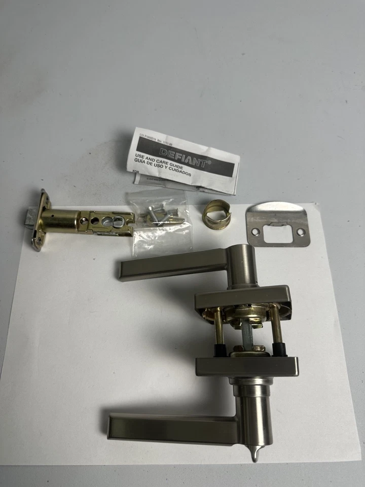 Defiant Westwood Satin Nickel Bed/Bath Door Handle with Square Rose - Image 1 of 4