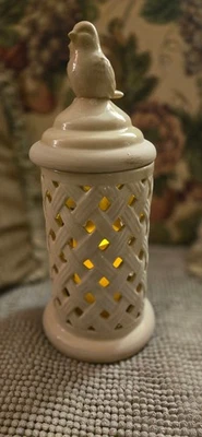 Vela sin llama de cerámica marfil huracán pájaro tejido Valerie Parr Hill Foto 1 de 4