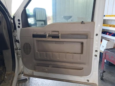 2009 Ford F350SD Right Front Door Panel Trim Gray Used OEM 427736 - Imagem 1 de 4