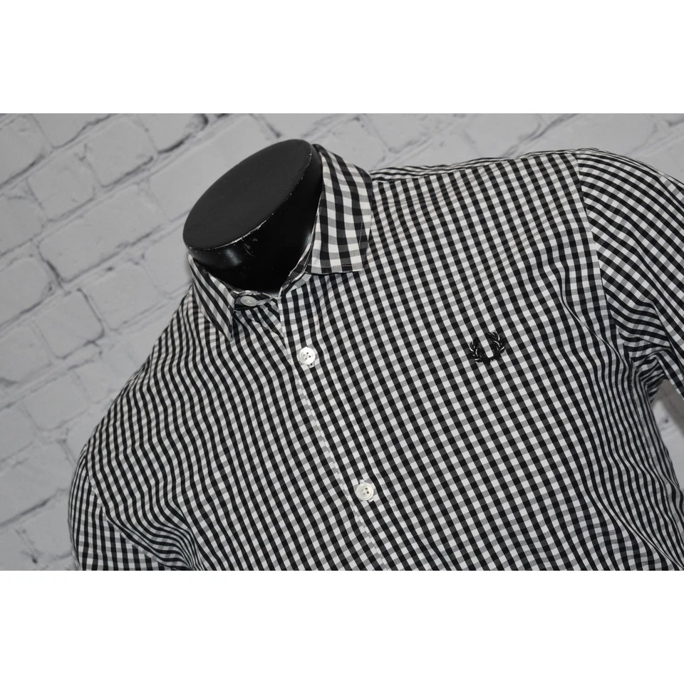 Camisa de vestir Fred Perry para hombre talla mediana negra blanca a cuadros con botones Foto 1 de 4
