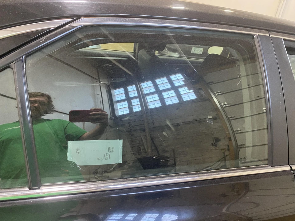 2015-2017 TOYOTA CAMRY Right Passenger Rear Door Glass Window - Imagem 1 de 1