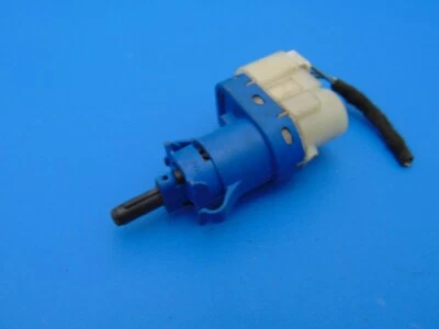 2014-2022 Chrysler Promaster Fiat Brake Light Switch - Изображение 1 из 4