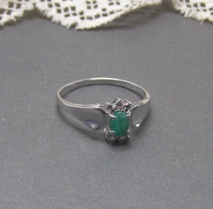 Anillo de cóctel pequeño de piedra de nacimiento con corte ovalado de plata esterlina joyería de piedra de nacimiento E1 - Imagen 1 de 4