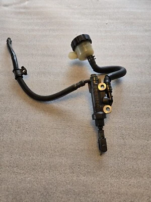 Задний главный цилиндр yamaha yzf600r thundercat, 4BH-2583V-00-00 - Изображение 1 из 4