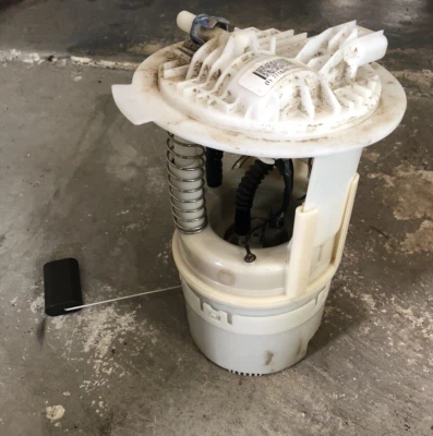 Dodge Caravan 2006 bomba de combustible de 3,3 L Foto 1 de 4